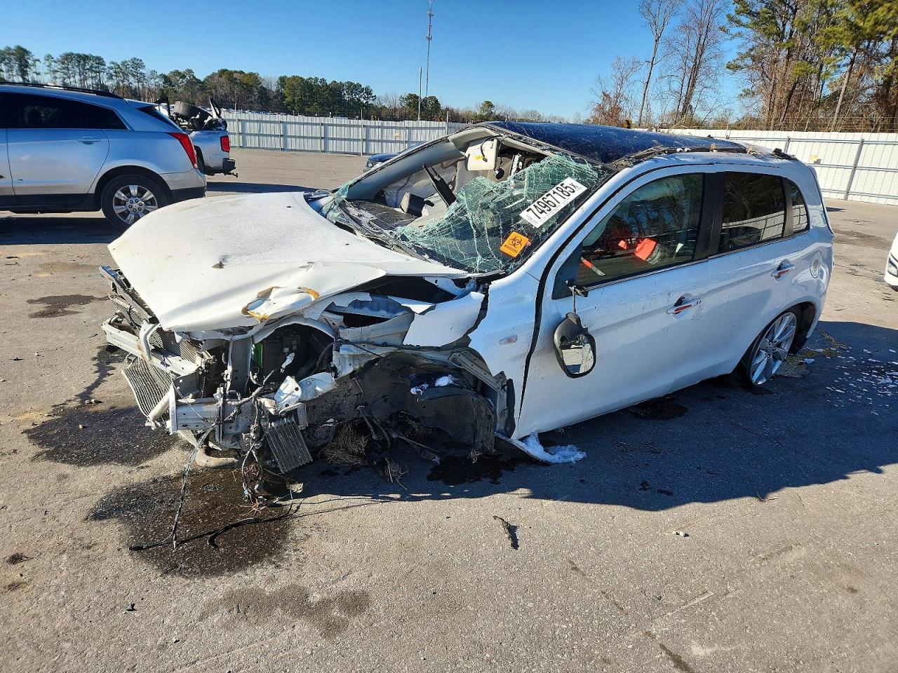 Salvage Mitsubishi Outlander Image