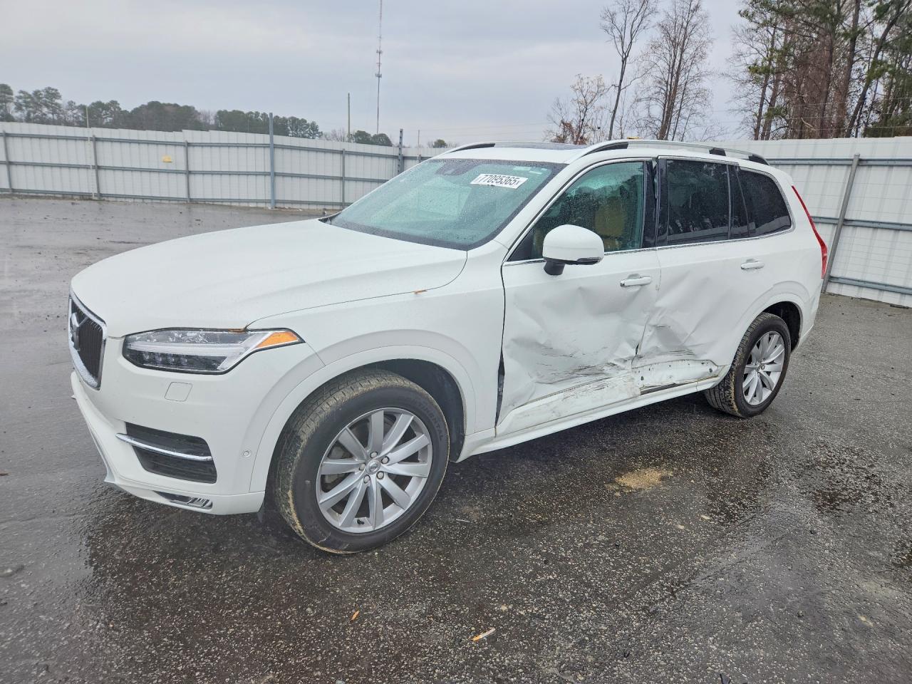 Salvage Volvo XC90 Image