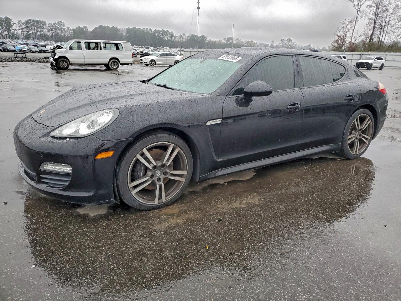 Salvage Porsche Panamera Image