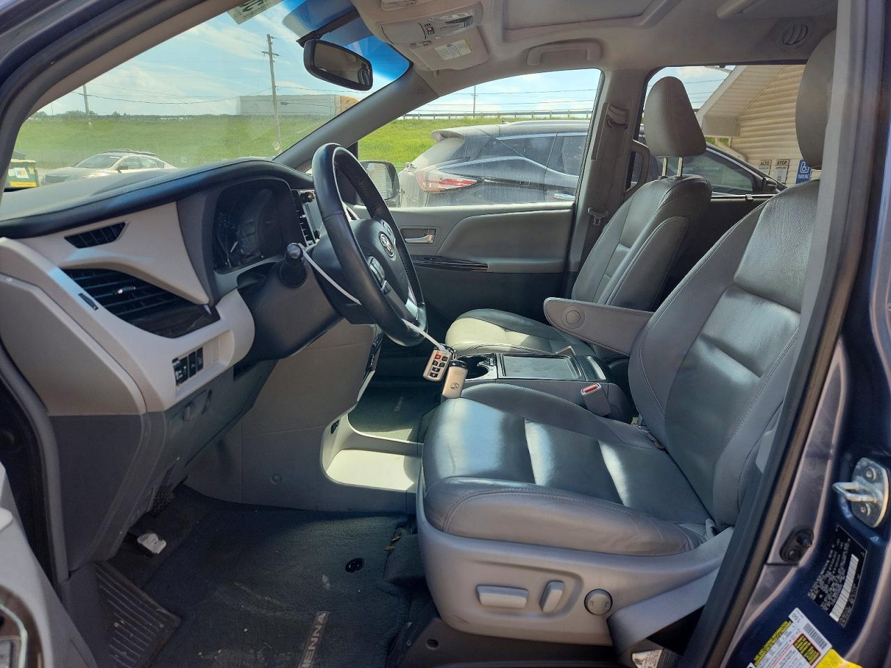 Toyota Sienna Xle Premium 7-passenger