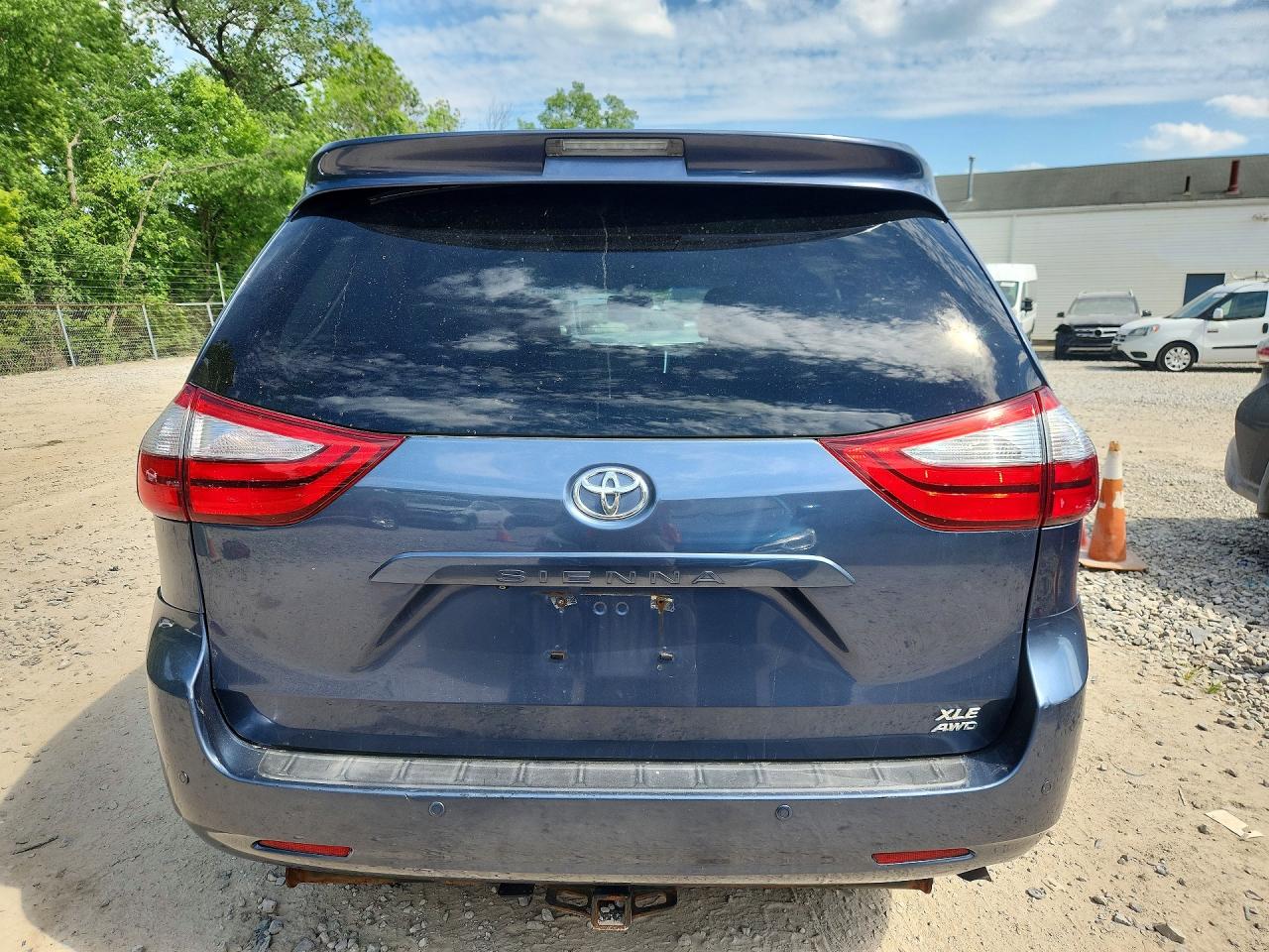 Toyota Sienna Xle Premium 7-passenger