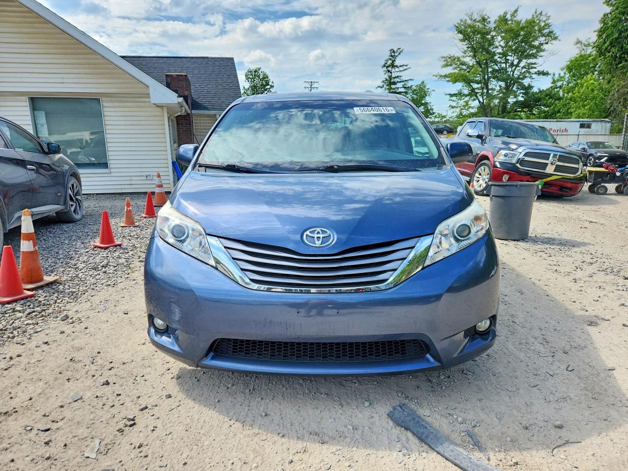 Toyota Sienna Xle Premium 7-passenger
