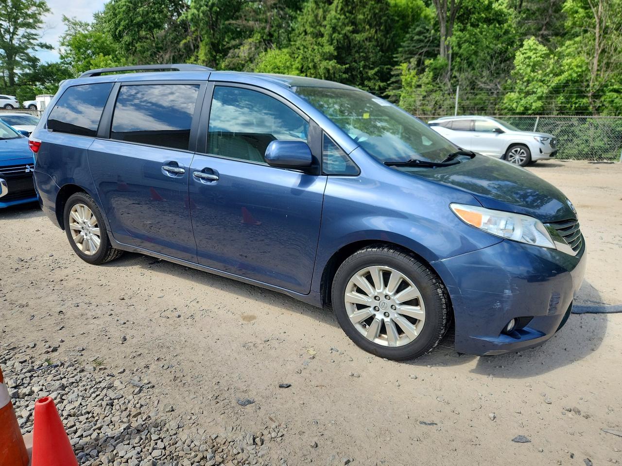 Toyota Sienna Xle Premium 7-passenger