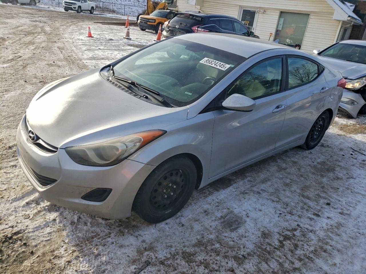 Salvage Hyundai ELANTRA Image