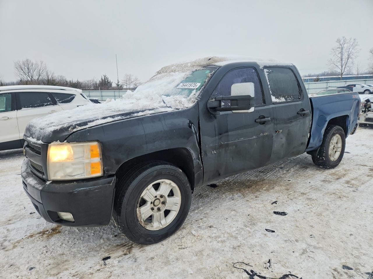 Salvage Chevrolet Silverado Image