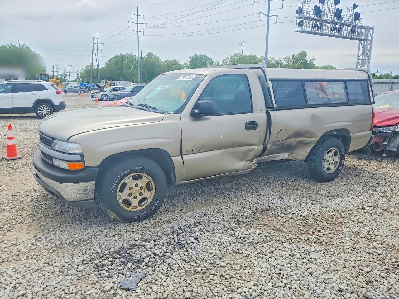 Salvage Chevrolet Silverado Image
