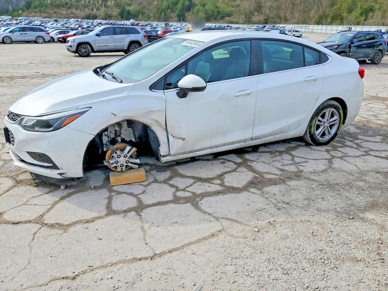 Salvage Chevrolet Cruze Image