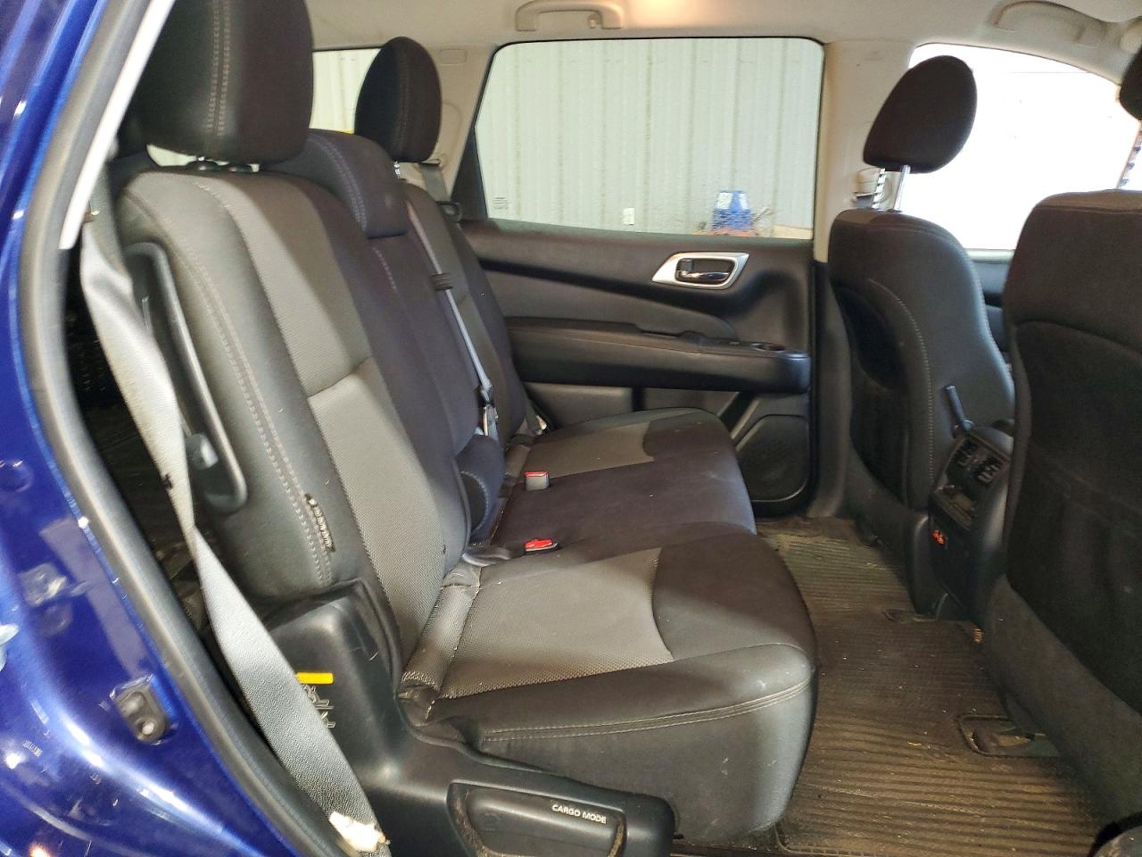 Nissan Pathfinder Sv
