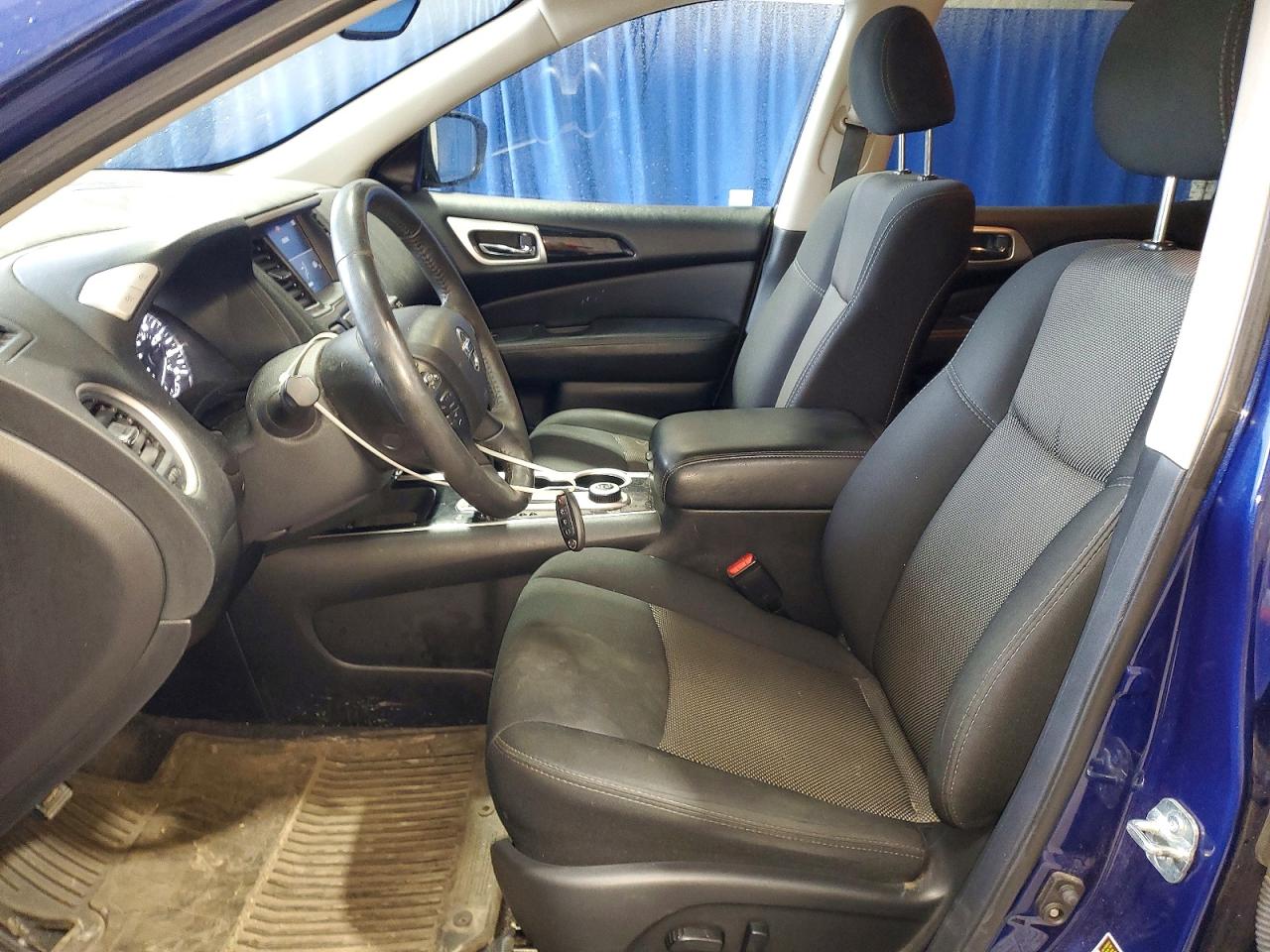Nissan Pathfinder Sv