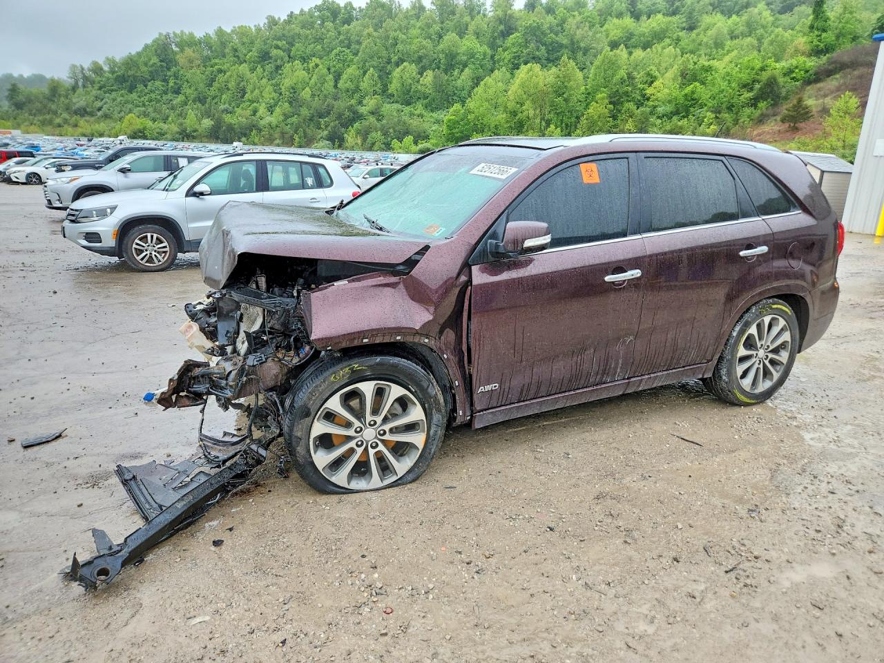 Salvage Kia Sorento Image