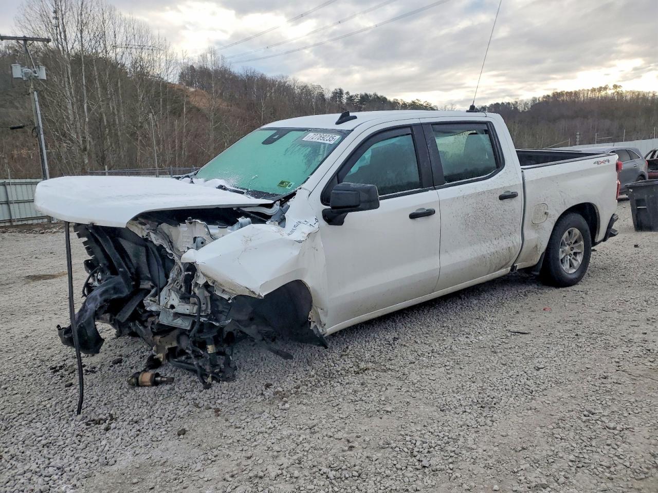 Salvage Chevrolet Silverado Image