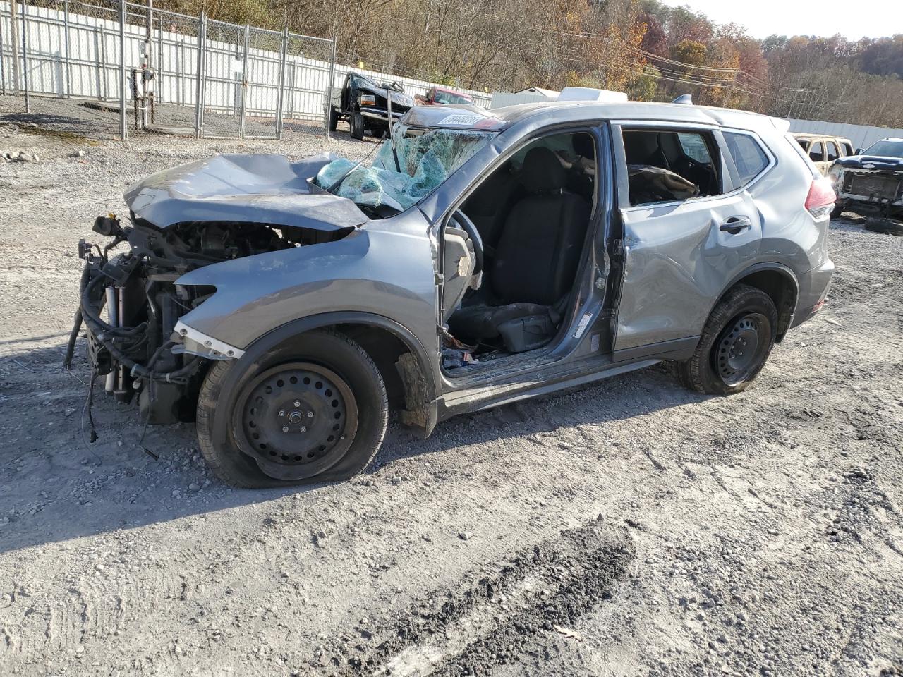 Salvage Nissan Rogue Image