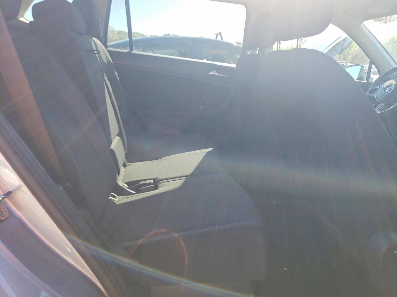 Volkswagen Tiguan S