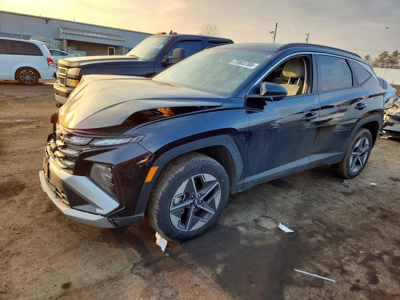 Salvage Hyundai TUCSON Image