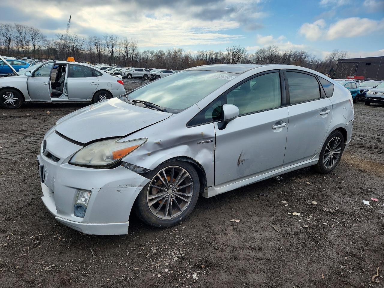 Salvage Toyota Prius Image