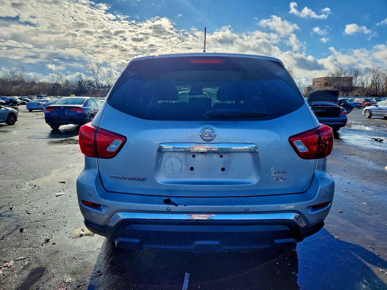 Nissan Pathfinder Sl