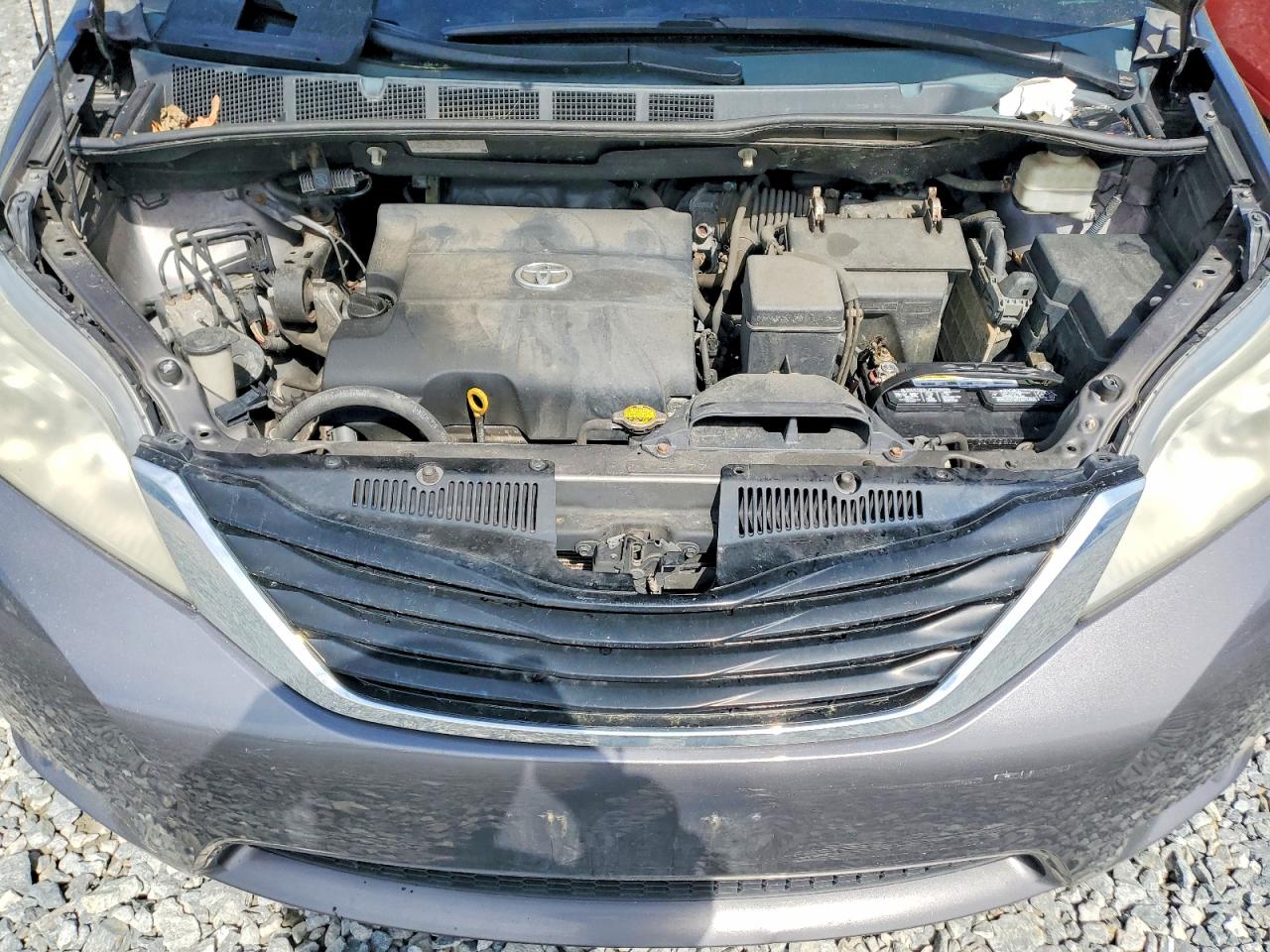 Toyota Sienna Le