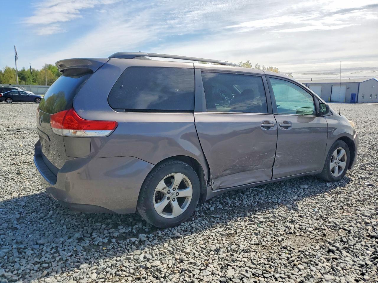 Toyota Sienna Le