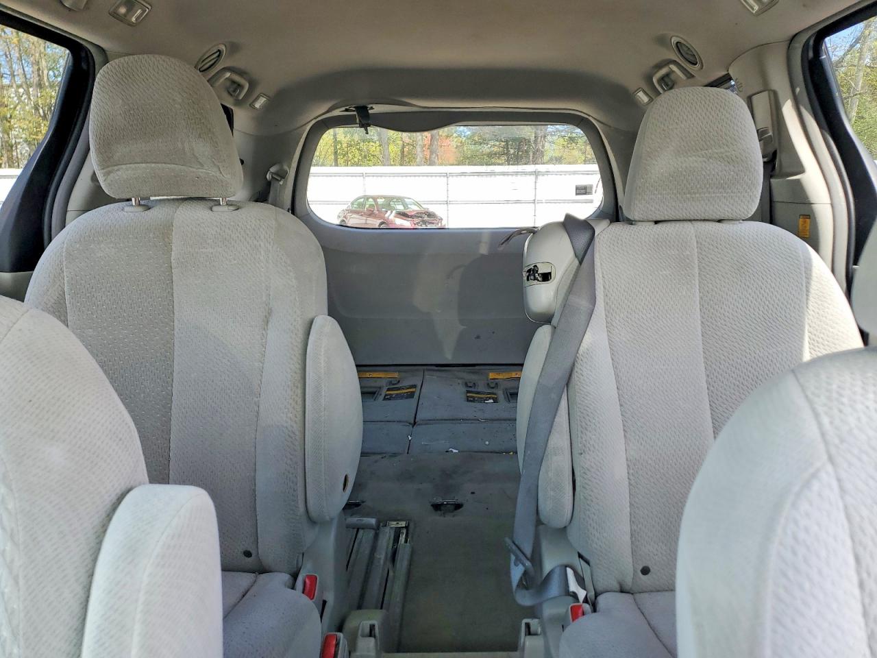 Toyota Sienna Le