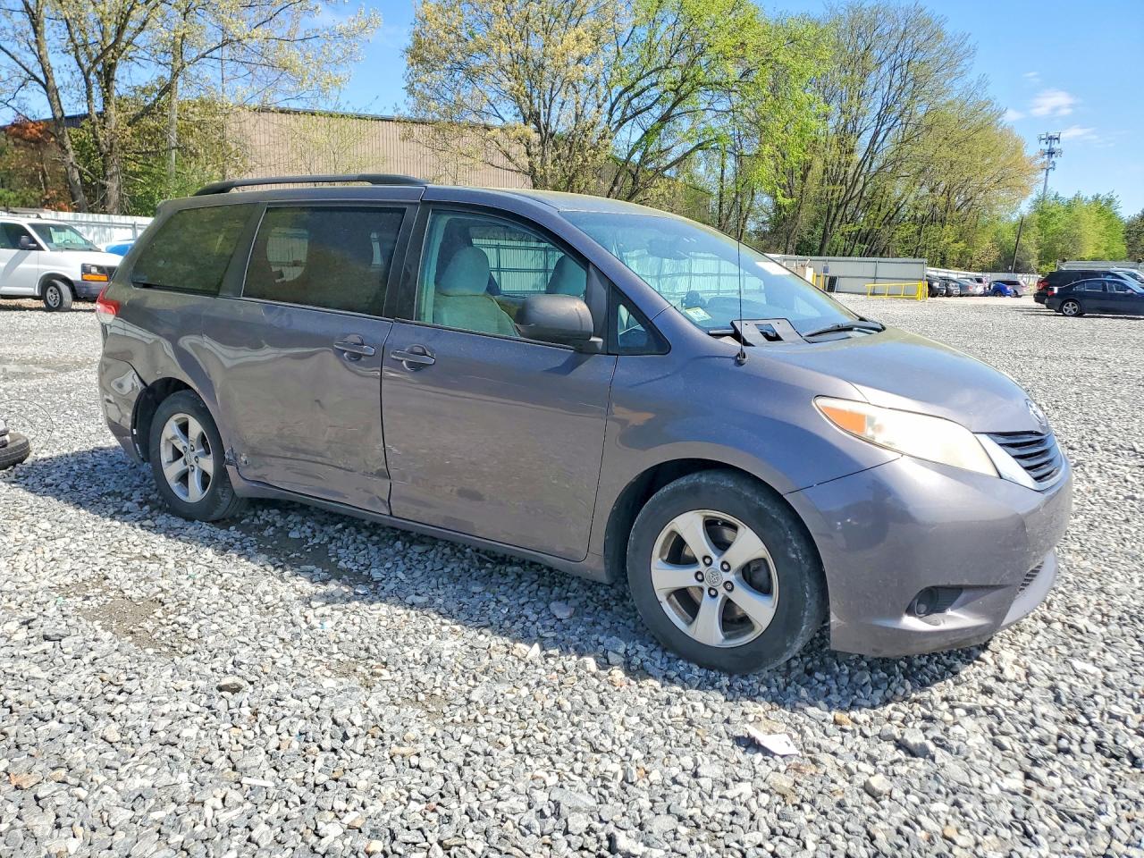 Toyota Sienna Le