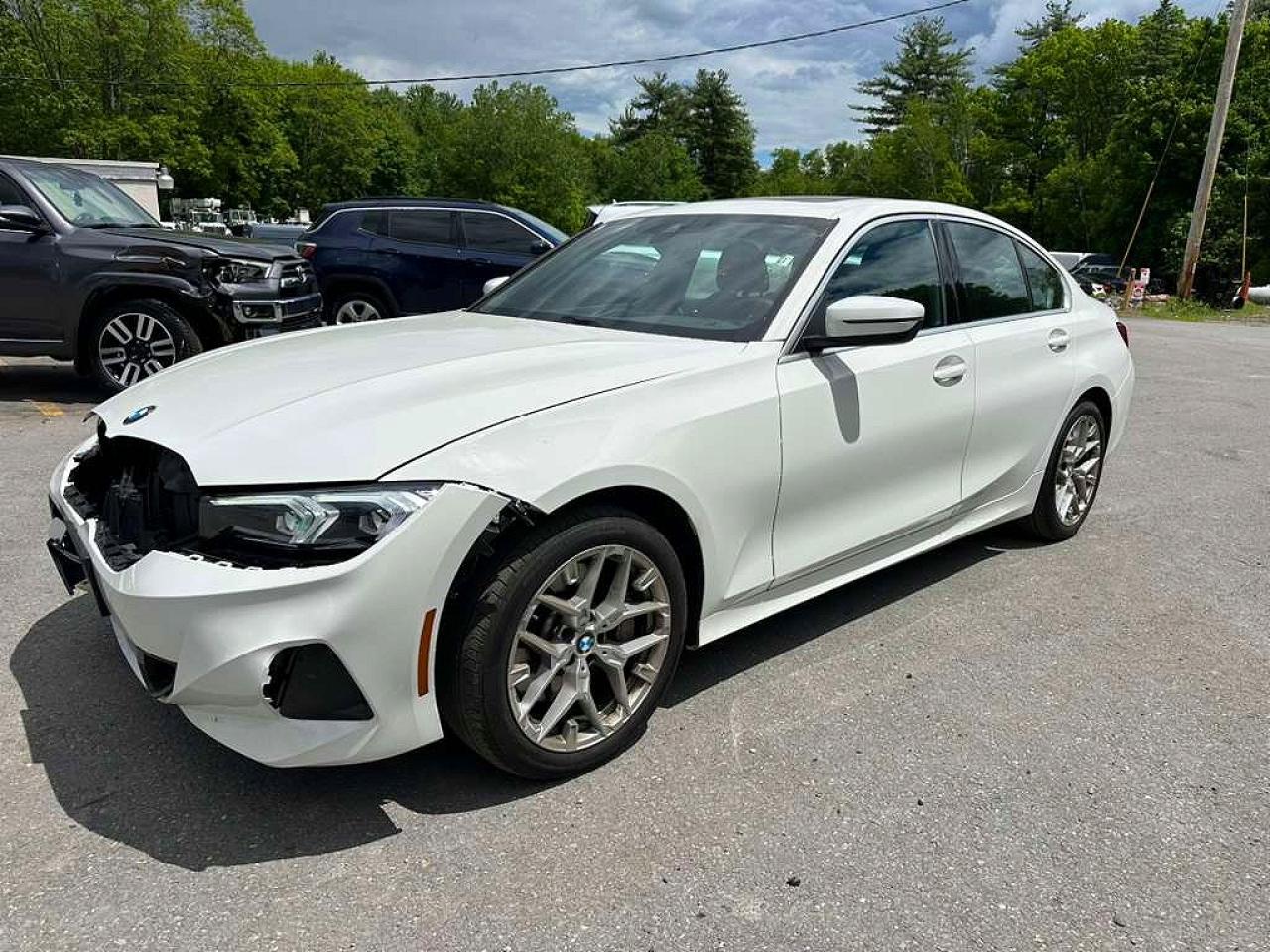 Salvage BMW 3 Series Image