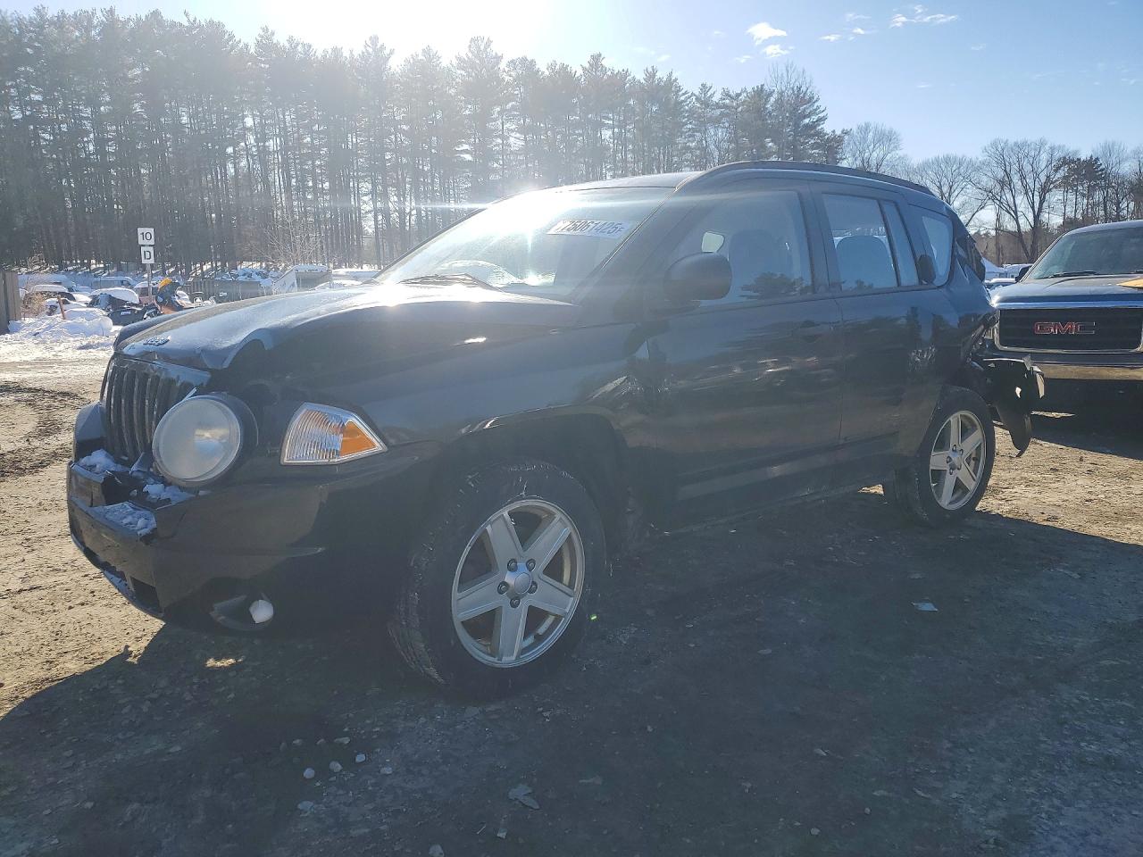 Salvage Jeep Compass Image