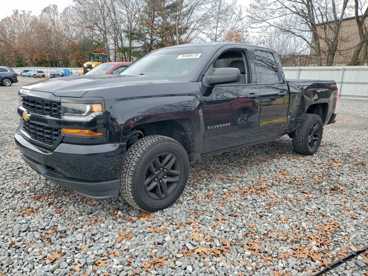 Salvage Chevrolet Silverado Image