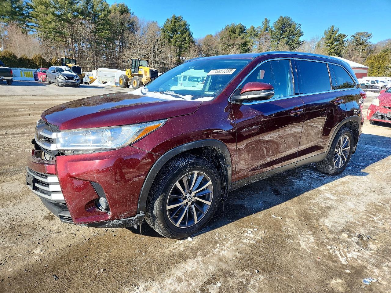 Salvage Toyota Highlander Image
