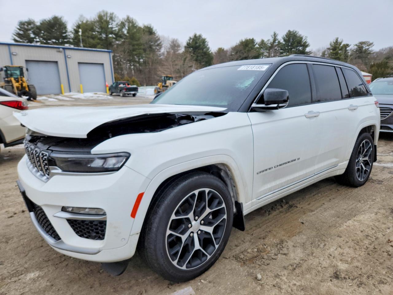 Salvage Jeep Grand Cherokee Image
