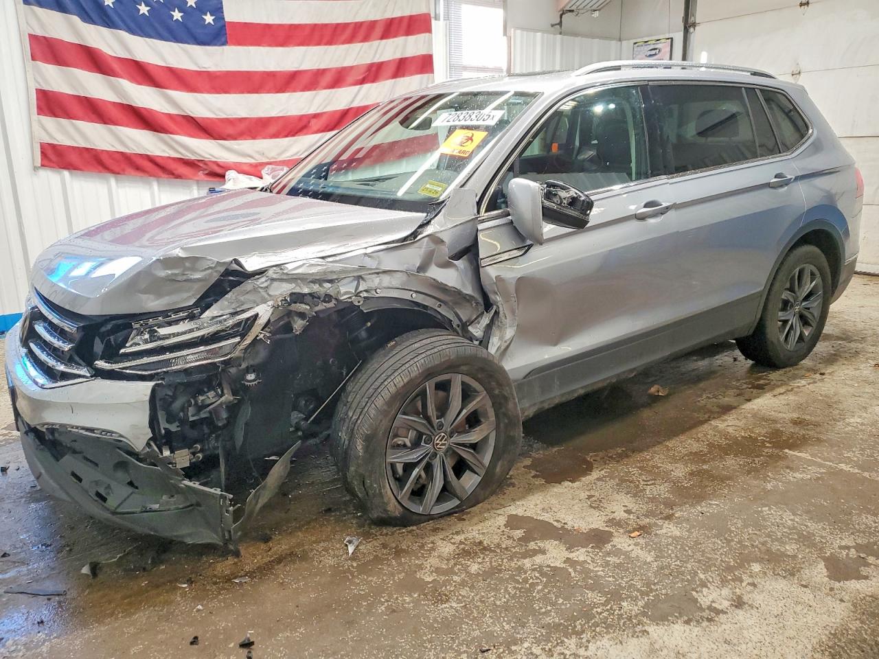 Salvage Volkswagen Tiguan Image