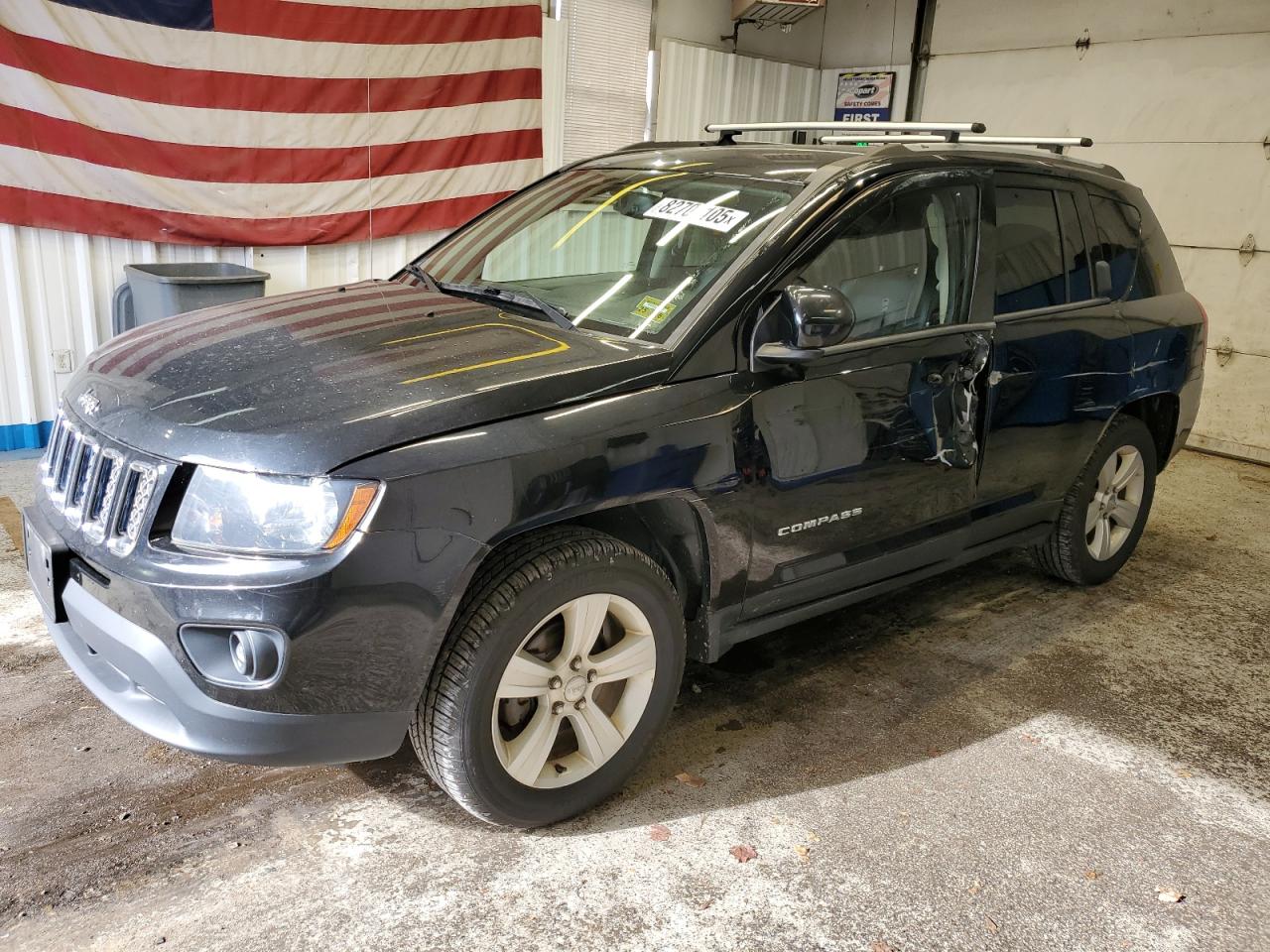 Salvage Jeep Compass Image