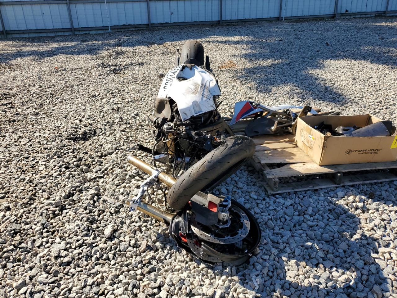 BMW S