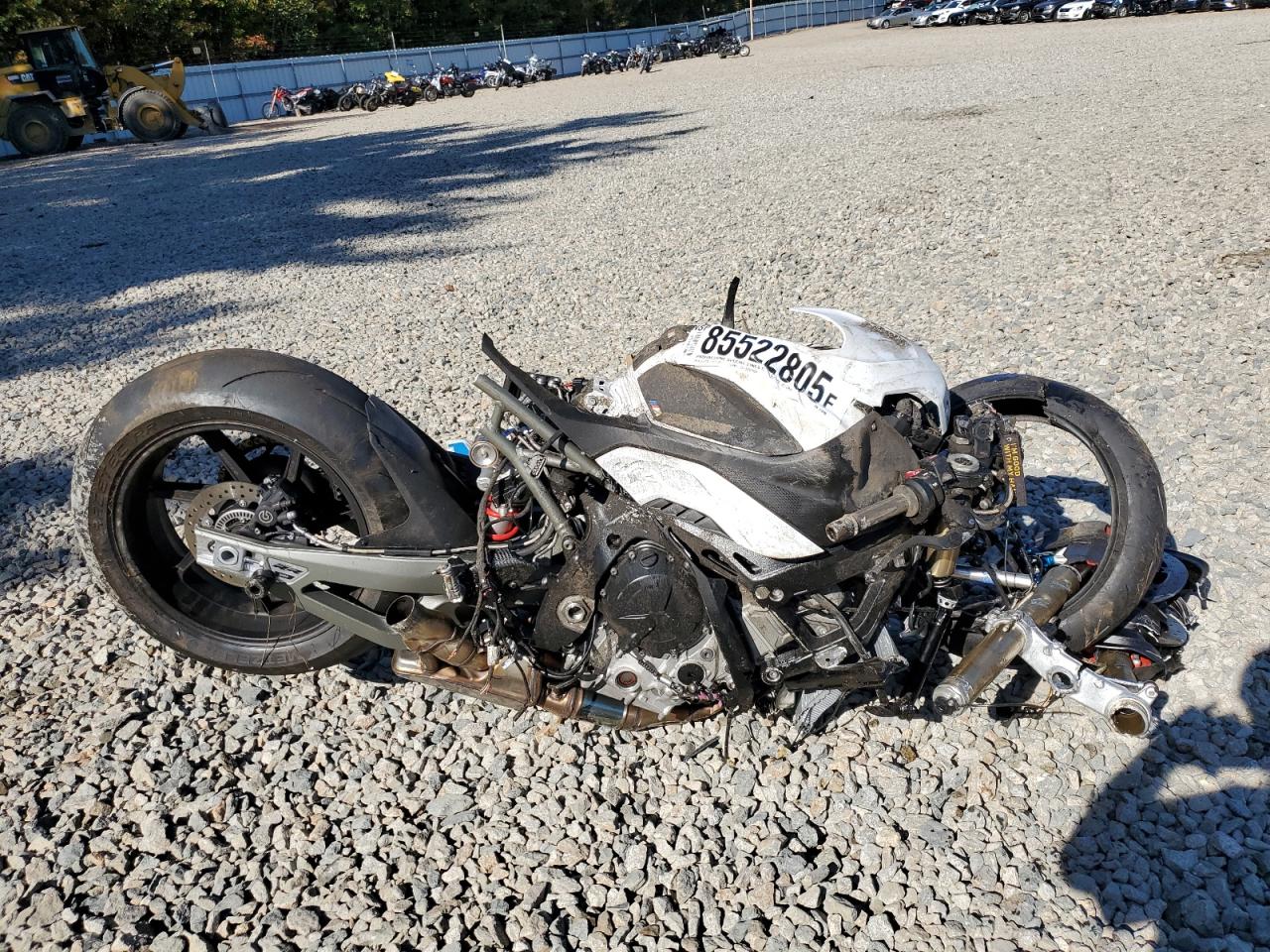 Salvage BMW S Image