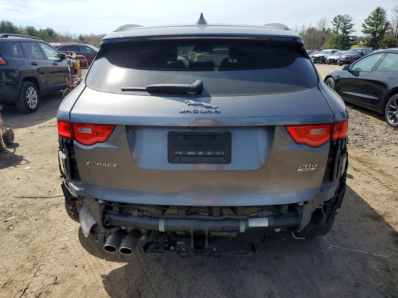 Jaguar F-PACE R - Sport