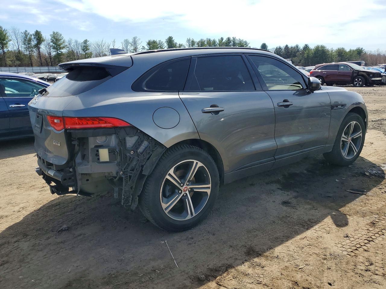 Jaguar F-PACE R - Sport