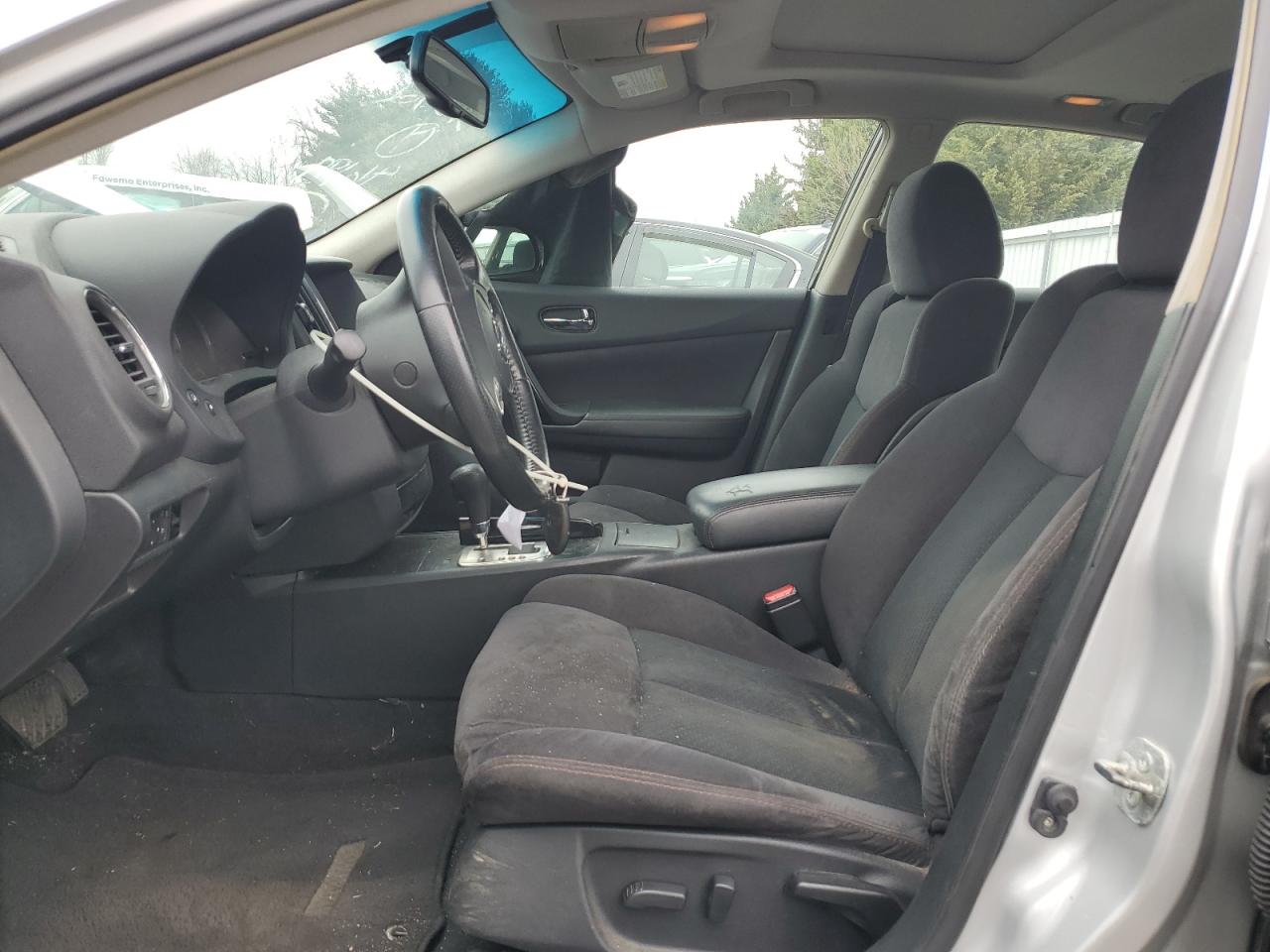 Nissan Maxima S