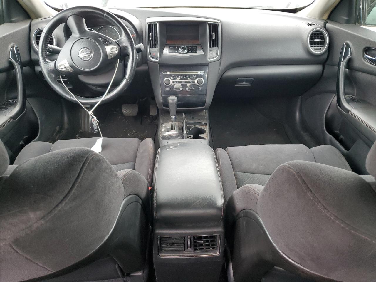 Nissan Maxima S