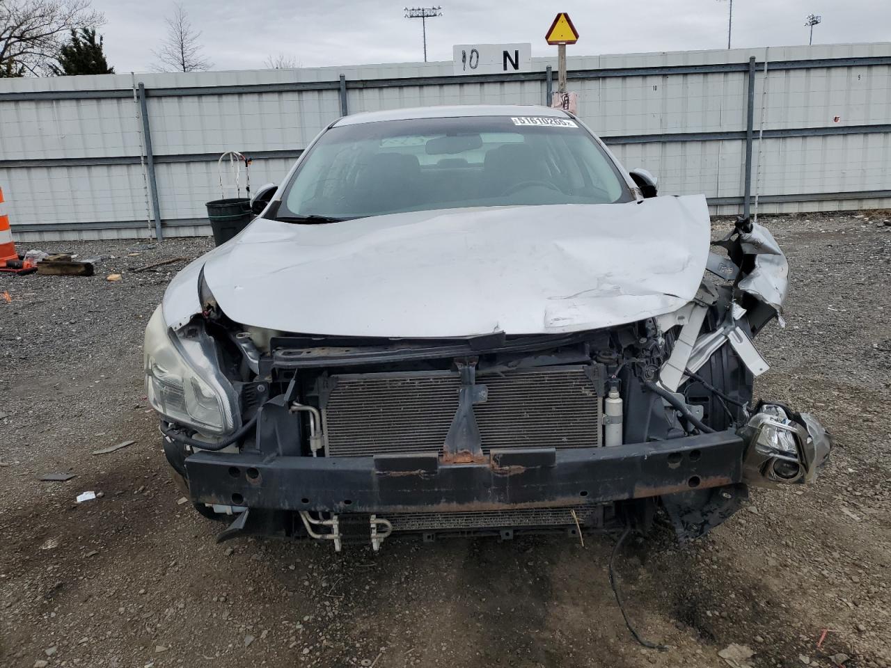 Nissan Maxima S