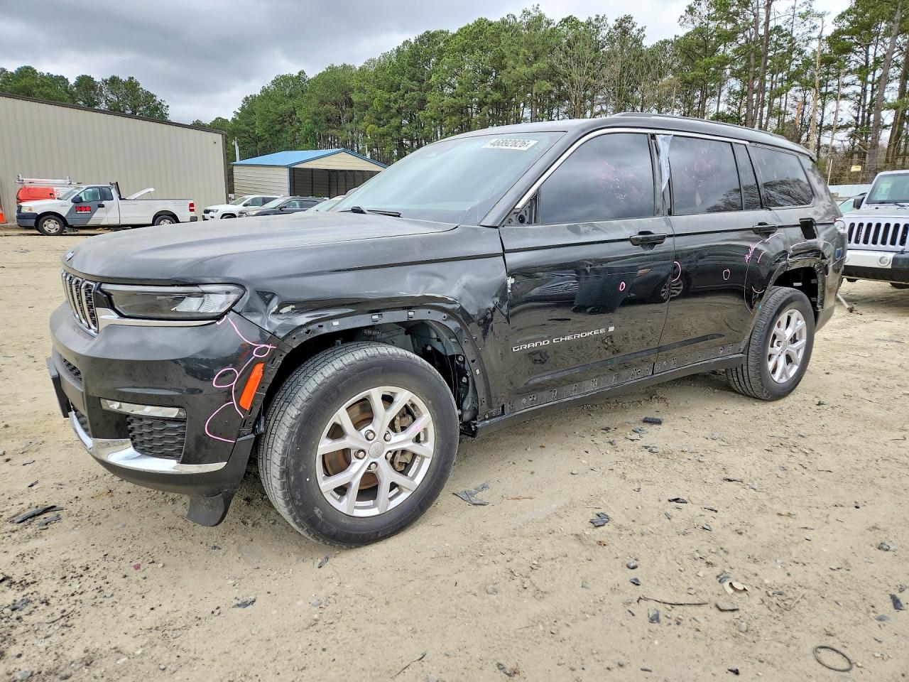 Salvage Jeep Cherokee Image