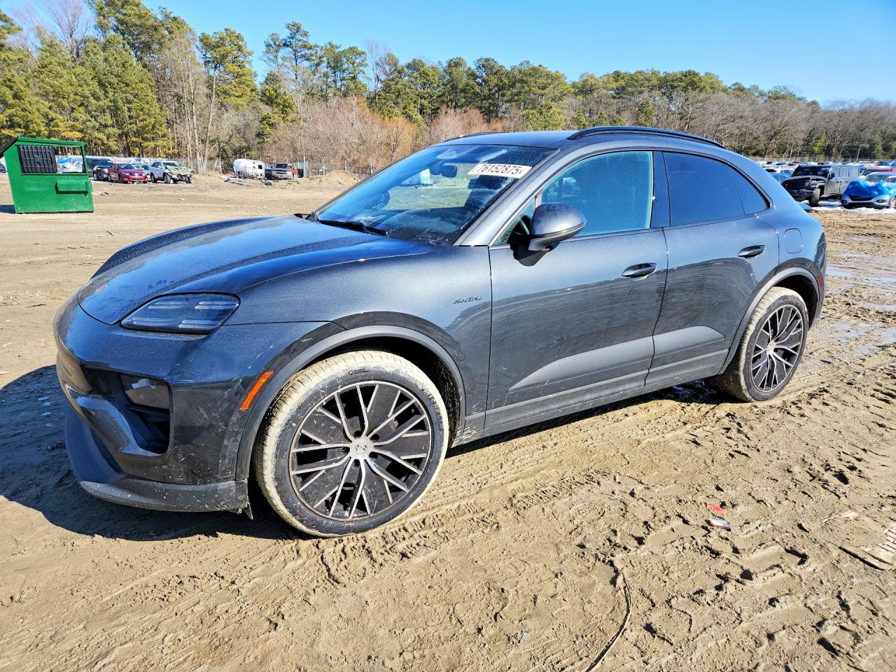 Salvage Porsche Macan 4 Image