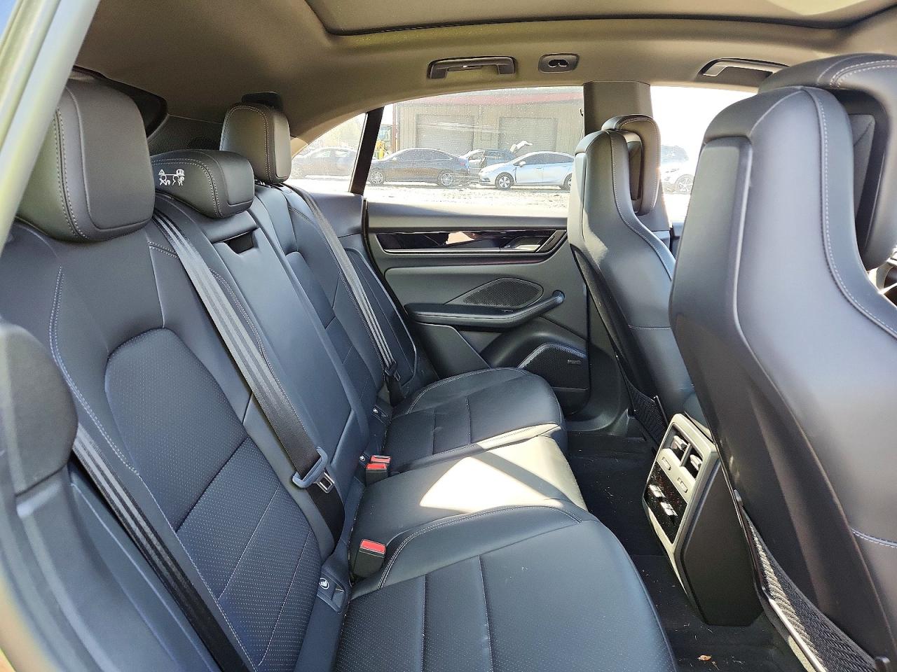 Porsche Macan 4 4