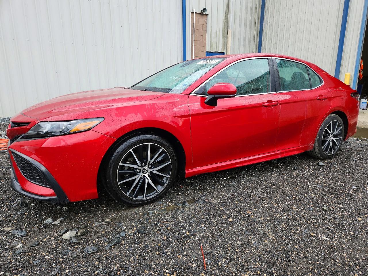 Salvage Toyota Camry Image