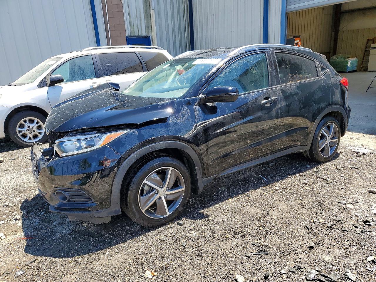 Salvage Honda HR-V Image