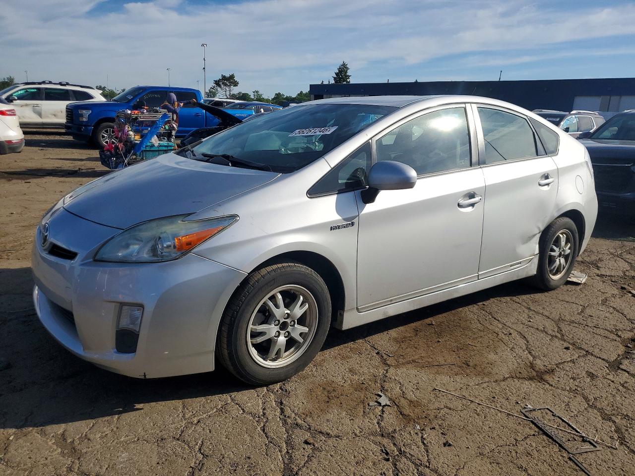 Salvage Toyota Prius Image