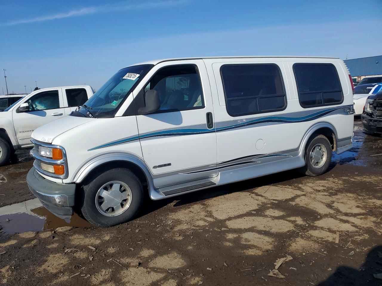 Salvage Chevrolet Express Image