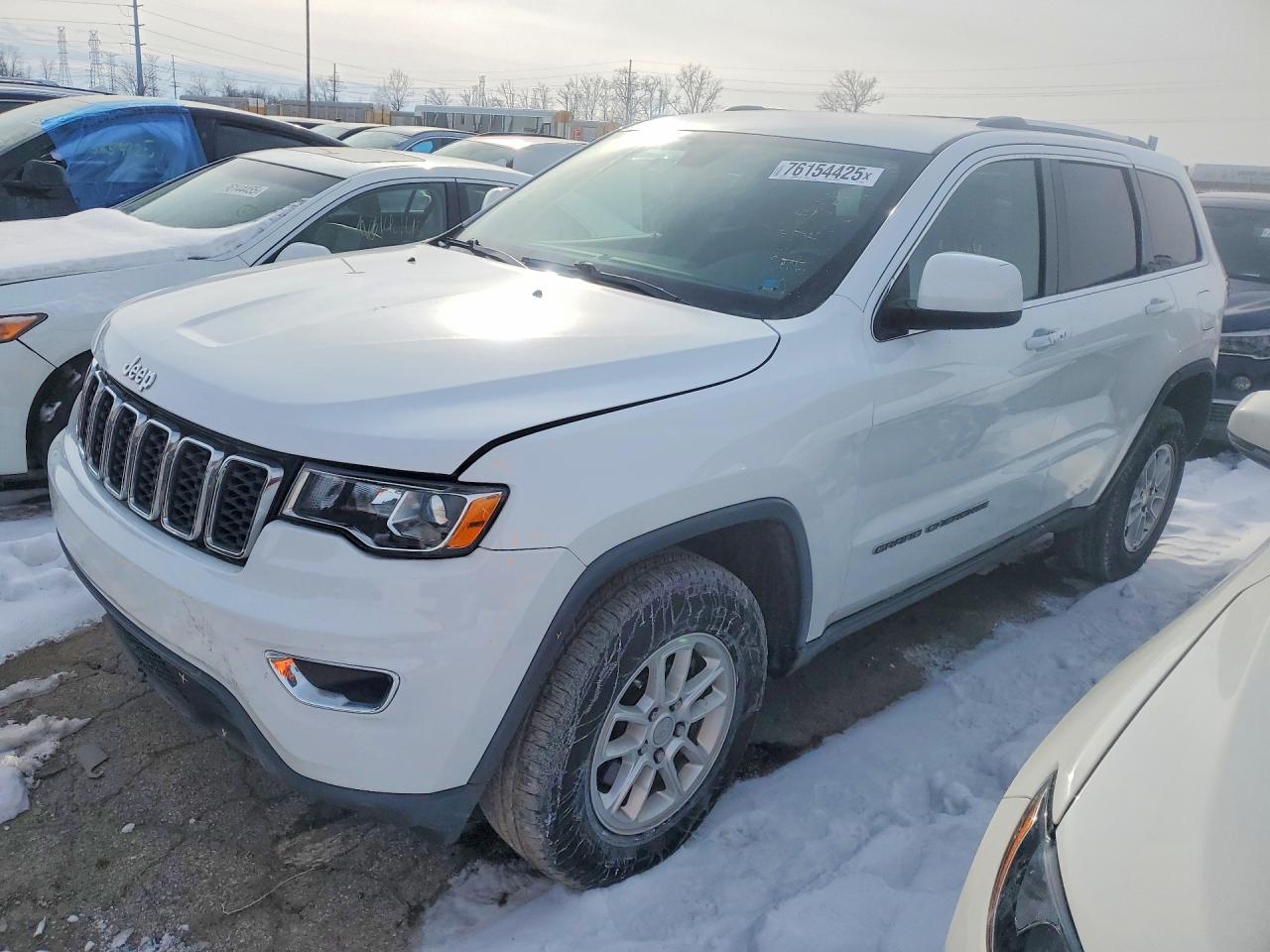 Salvage Jeep Cherokee Image