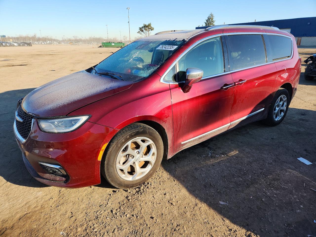 Salvage Chrysler Pacifica Image
