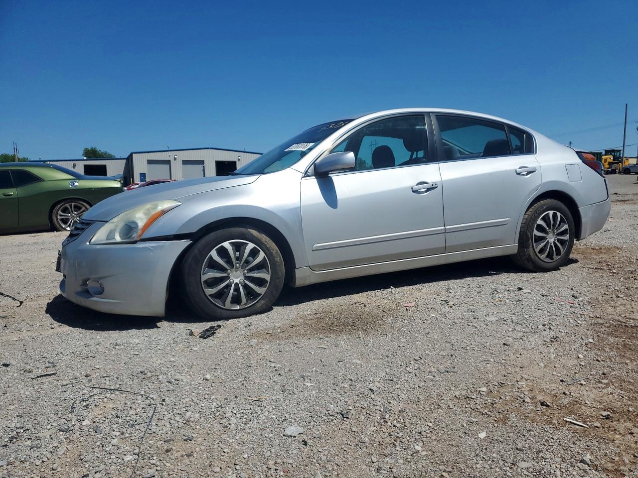 Salvage Nissan Altima Image