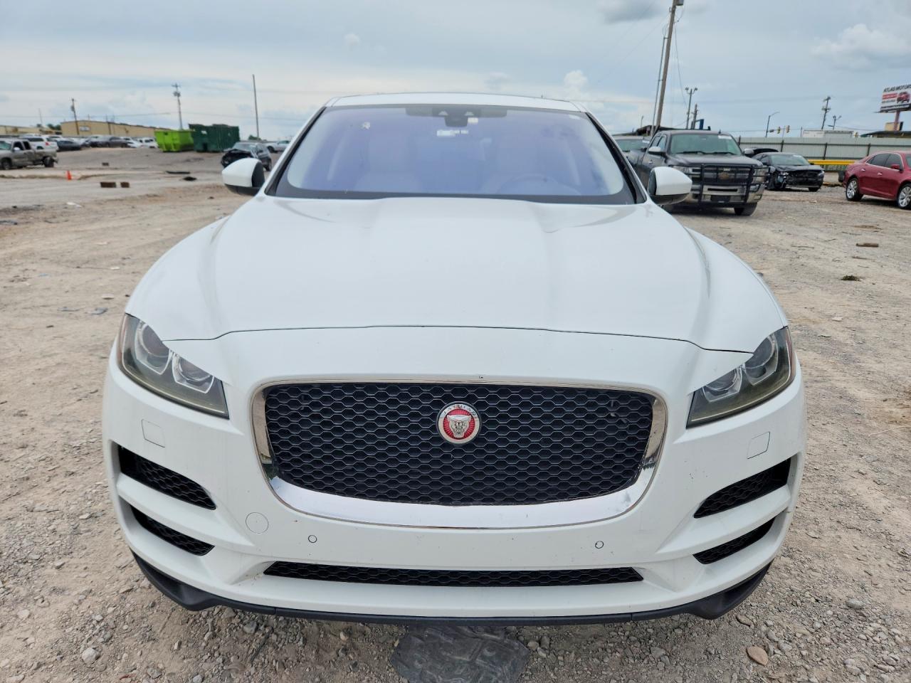 Jaguar F-PACE Premium