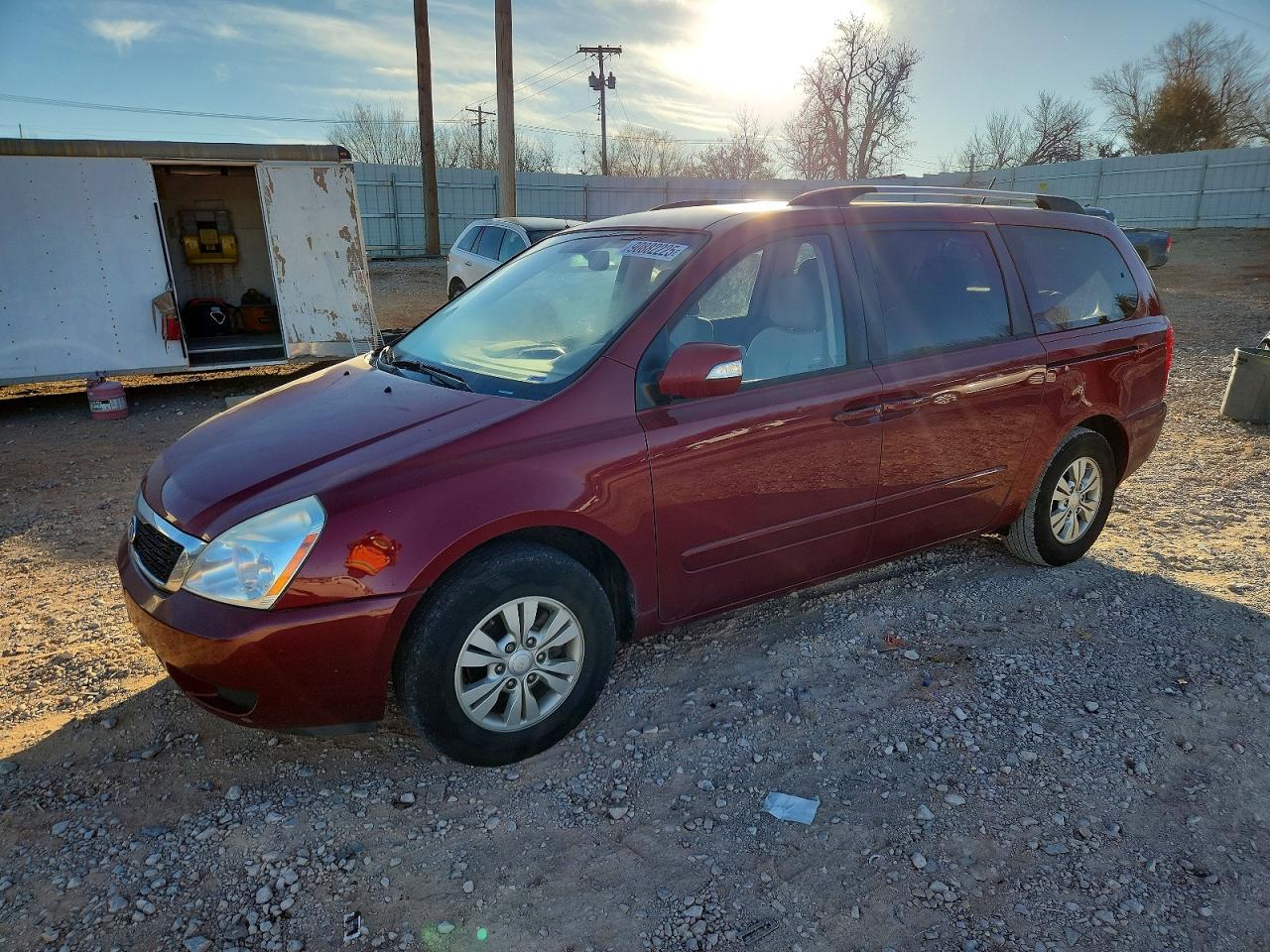 Salvage Kia Sedona Image